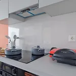 Air By Newinn Apartment *