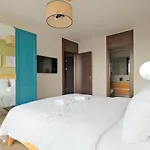 Air By Newinn Apartment *